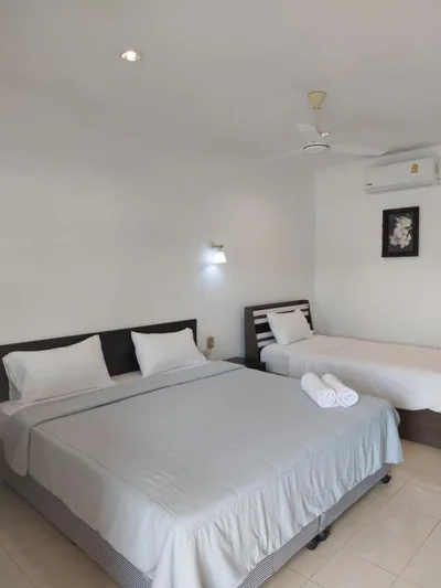 Camera tripla con bagno privato — Smile house